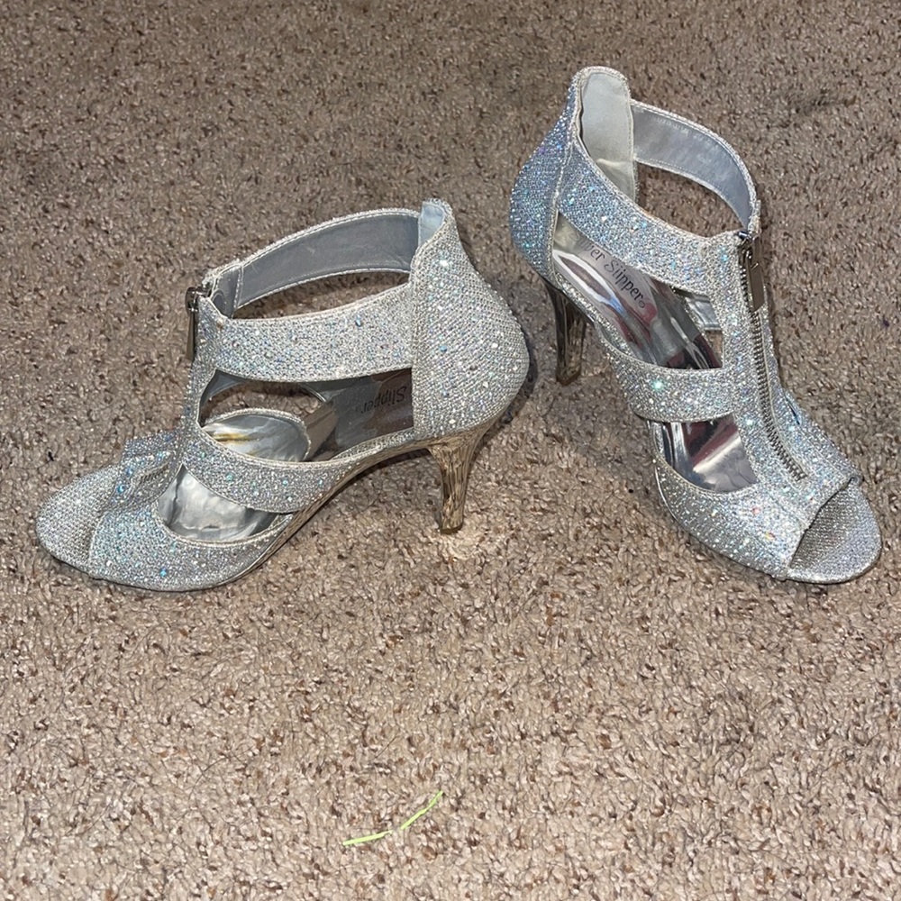silver slippers size 6.5
